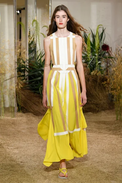 Look 28